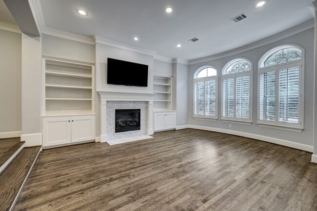 Building Photo - 6618 Wanita Pl