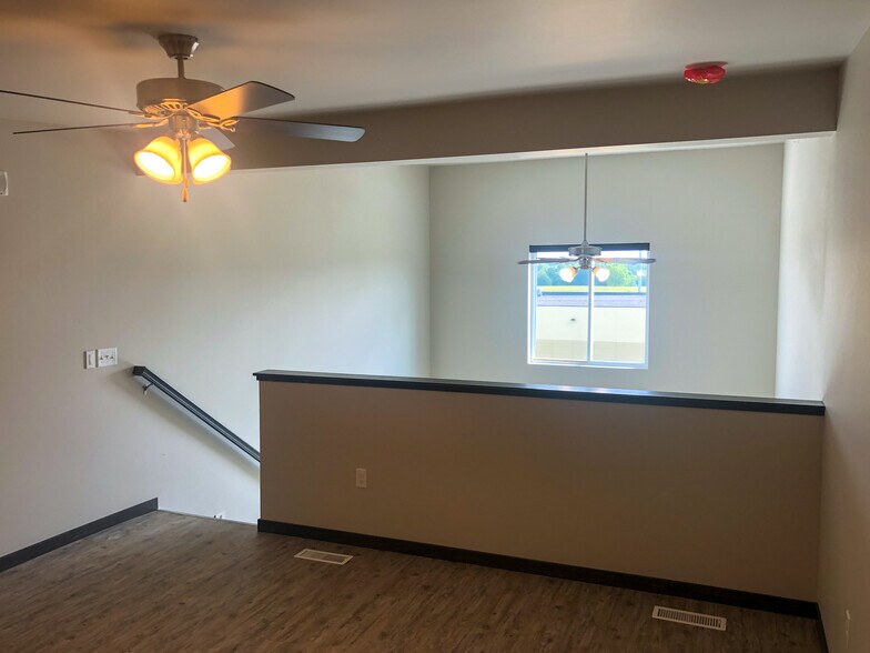 Building Photo - 950 Commercial St