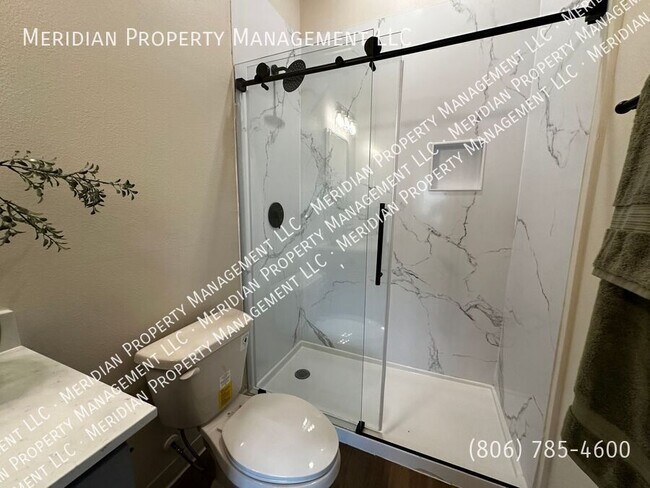 Building Photo - 5912 Erskine St