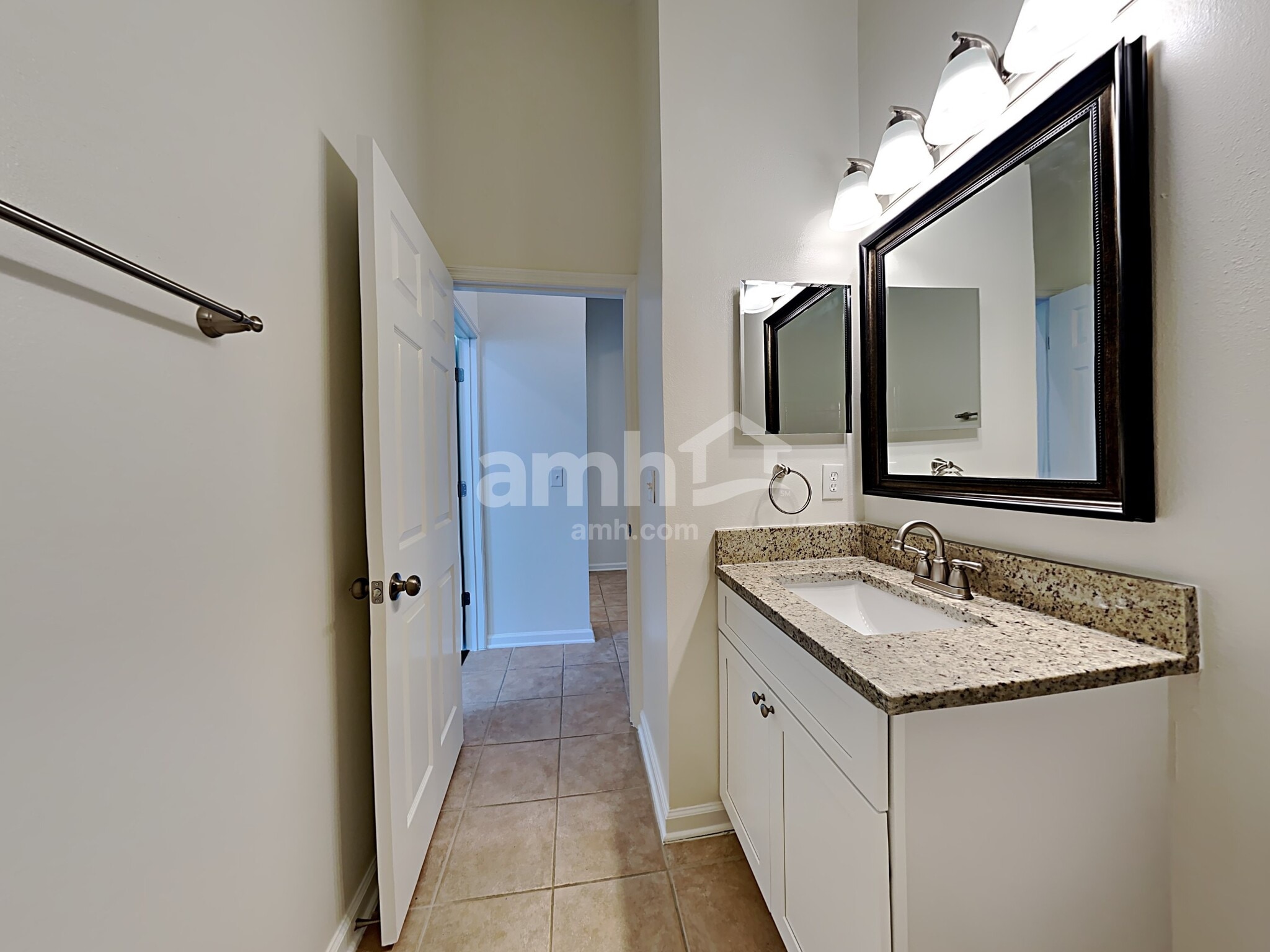 Building Photo - 2340 Aberford Ct