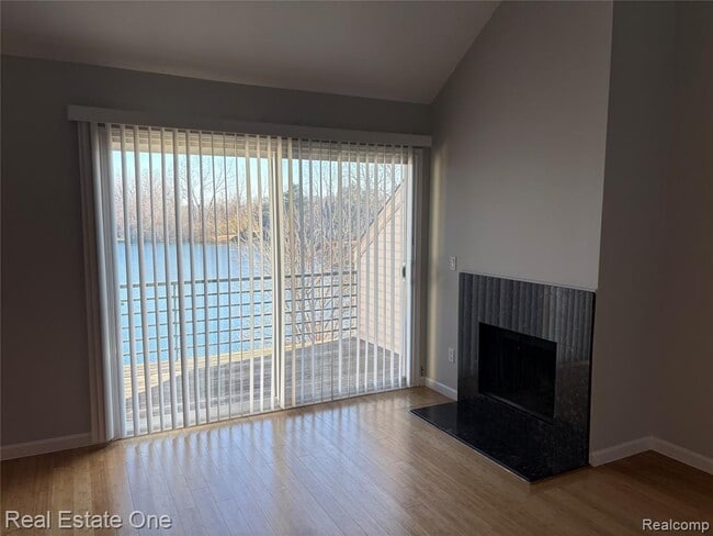 Building Photo - 2830 Davison Ave