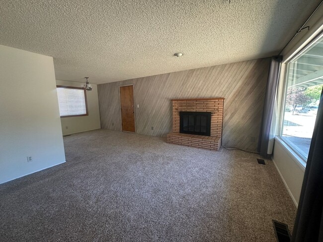 Building Photo - 1115 NW 35th St