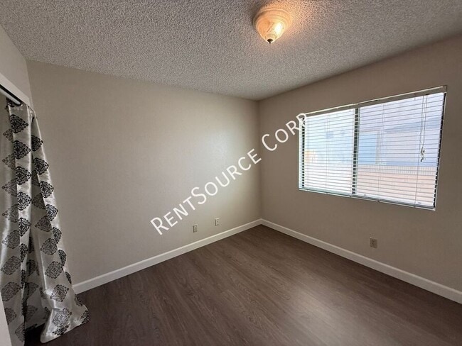Building Photo - 44249 Halcom Ave