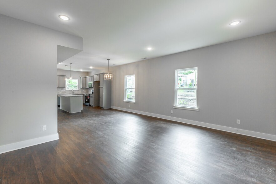 Building Photo - 4646 Heiskell Dr