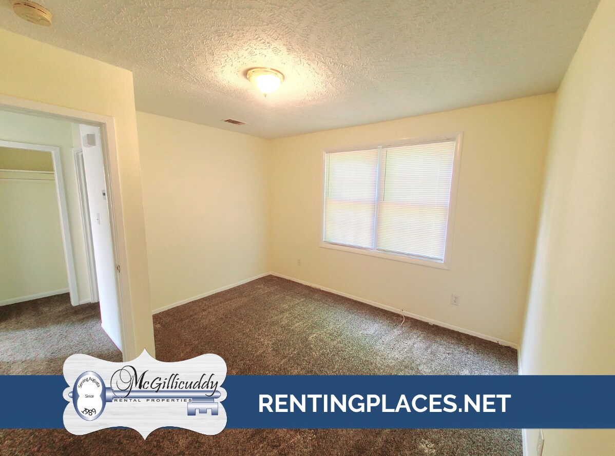 Building Photo - 1207 Holden Dr