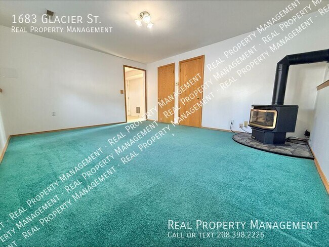 Building Photo - 1683 Glacier St