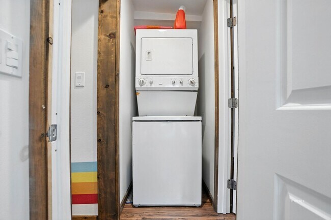 Building Photo - 2 Bd./1 Ba Main House w/ Studio + 3/4 Ba ADU Mountain Rental