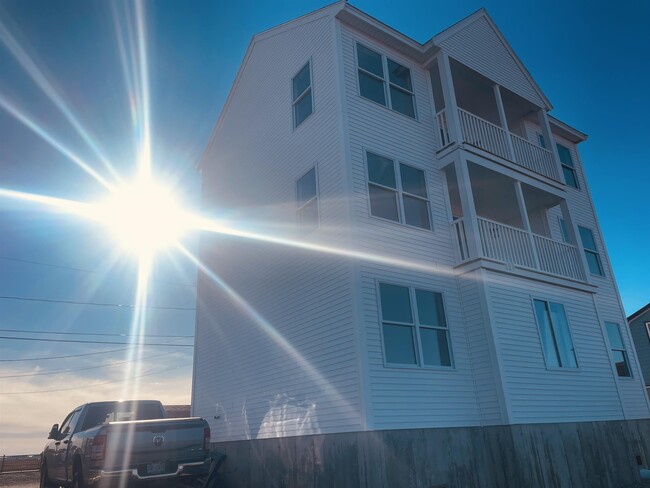 Primary Photo - 6 Cross Beach Rd