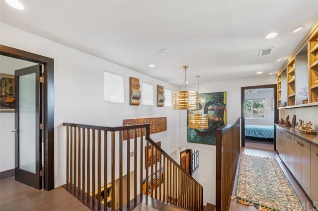 Building Photo - 16341 Hollywood Ln