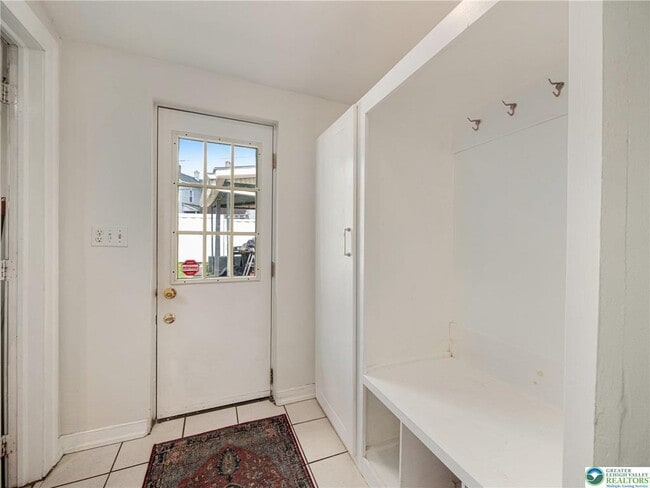 Building Photo - 115 2nd St