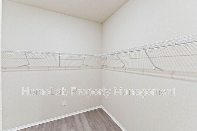 Building Photo - 7126 Mesa Cliffs