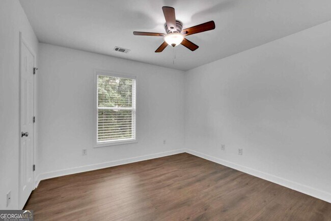 Building Photo - 902 Whistler Ln