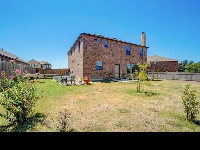 Building Photo - 1040 Estes Park