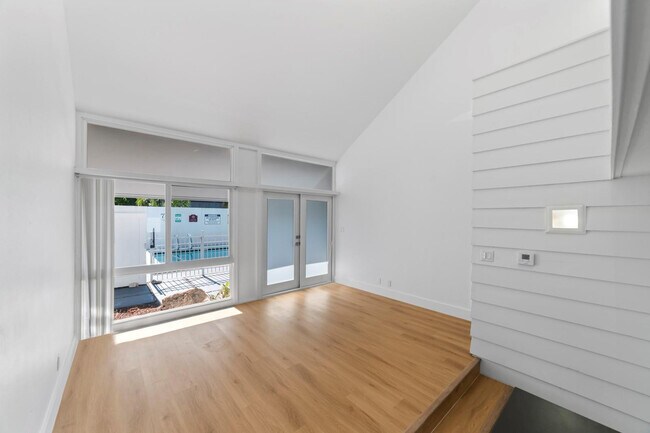 Building Photo - 1951 NE 51st St