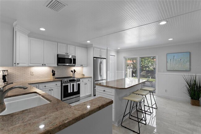Building Photo - 4815 W San Rafael St