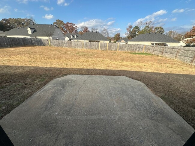 Building Photo - 105 Willow Point Dr