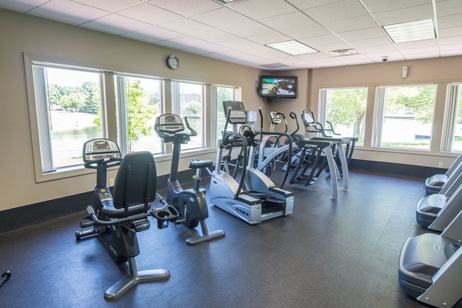 24 Hour Fitness Center - Golfside Lake