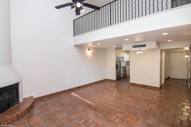 Building Photo - 7023 E 4th St