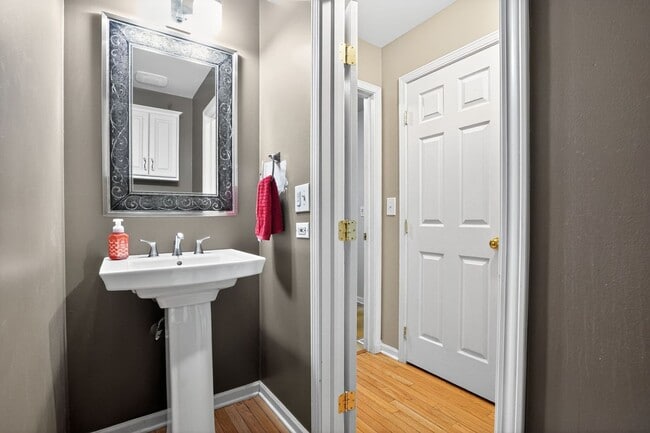 Building Photo - Spacious 4BR House in Oswego