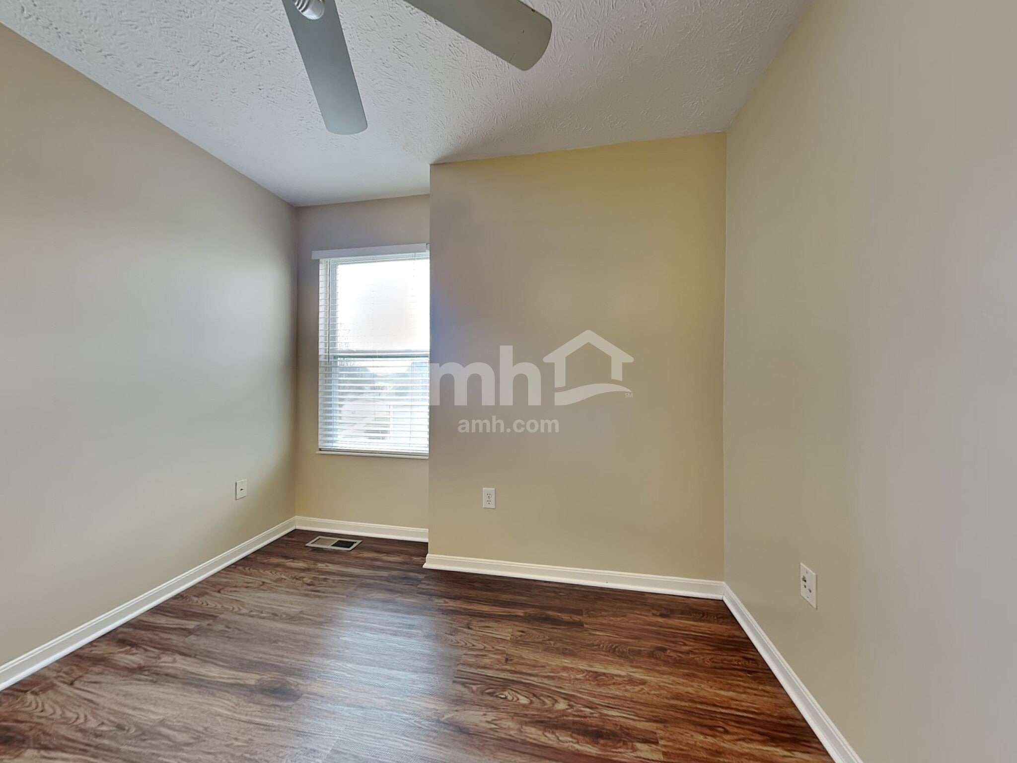 Building Photo - 424 Hartford Ct