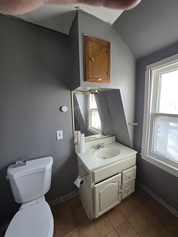 Building Photo - 43 Riverside Ave