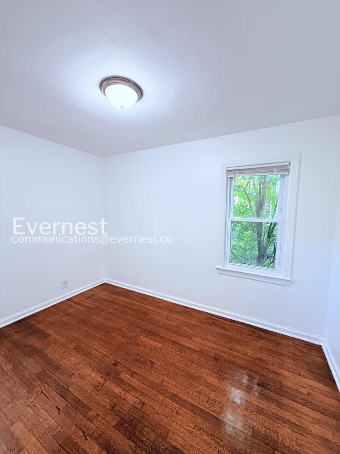 Building Photo - 10620 McKinney St