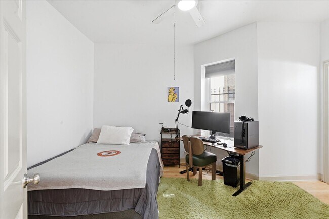 Building Photo - 5739 N Winthrop Ave