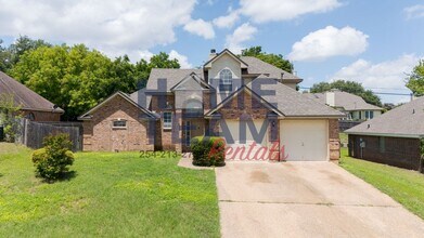 Building Photo - 714 Silver Creek Dr