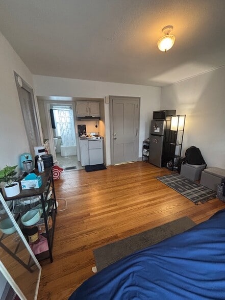 Building Photo - 319 W Buffalo St