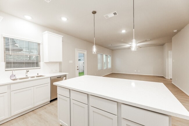 Building Photo - 31115 Mahogany Fir Trl
