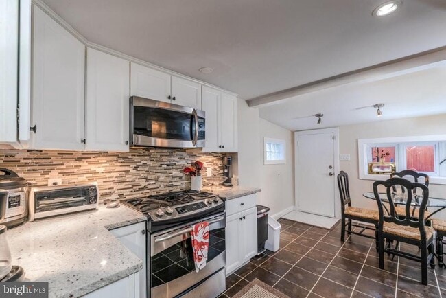 Building Photo - 2517 Fleet St