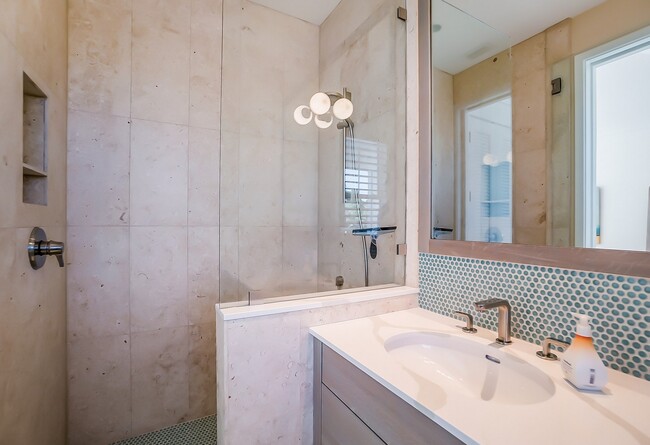 Building Photo - 270 Revels Ct