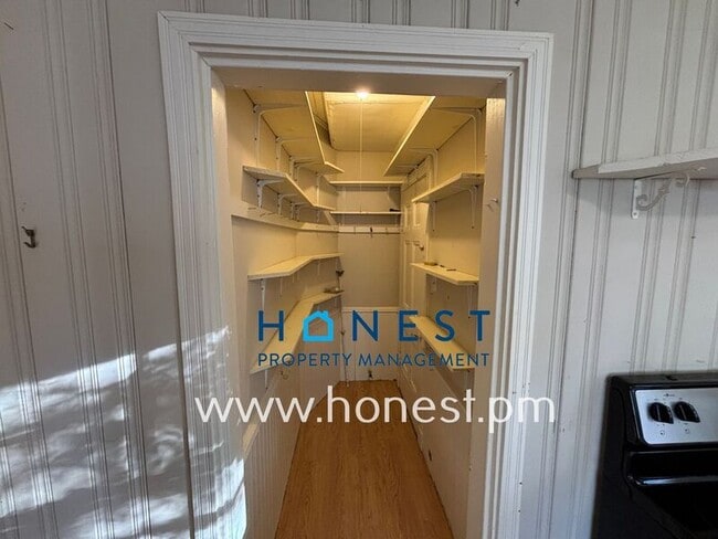 Building Photo - 103 Rackleff St