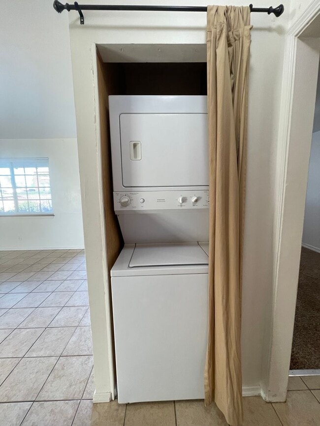 Building Photo - North East Three Bedroom Home