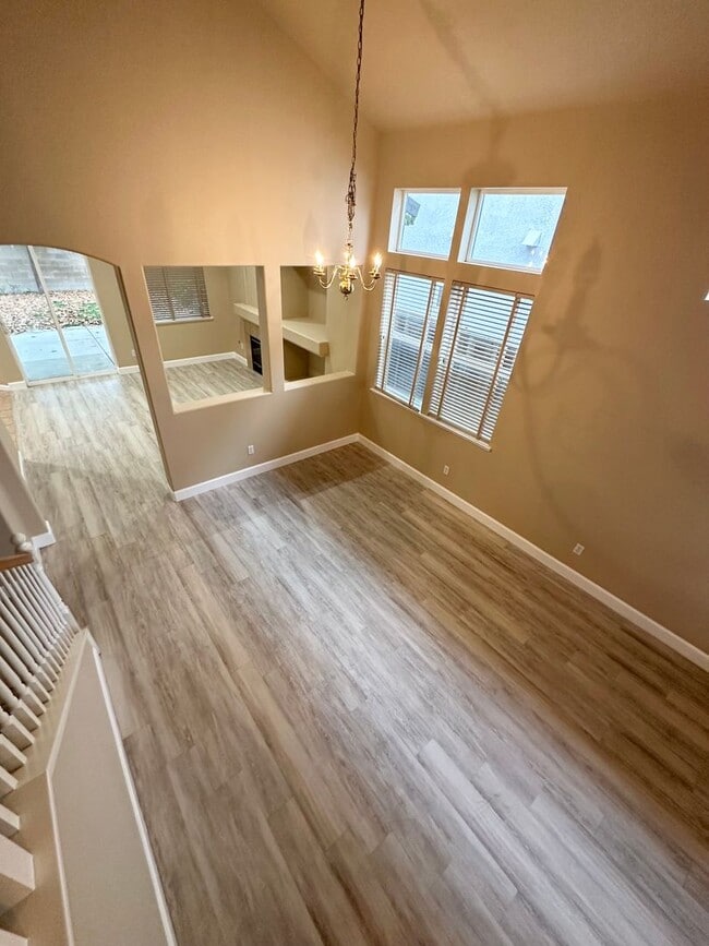 Building Photo - Beautiful Natomas Park Home – 5 Bed / 3 Bath, new interior paint, 2 story!