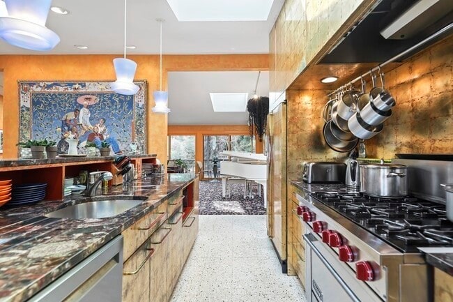 Building Photo - 38 Cumberland Ave