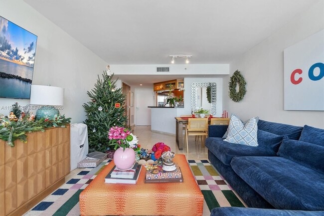 Building Photo - 1800 Sunset Harbour Dr