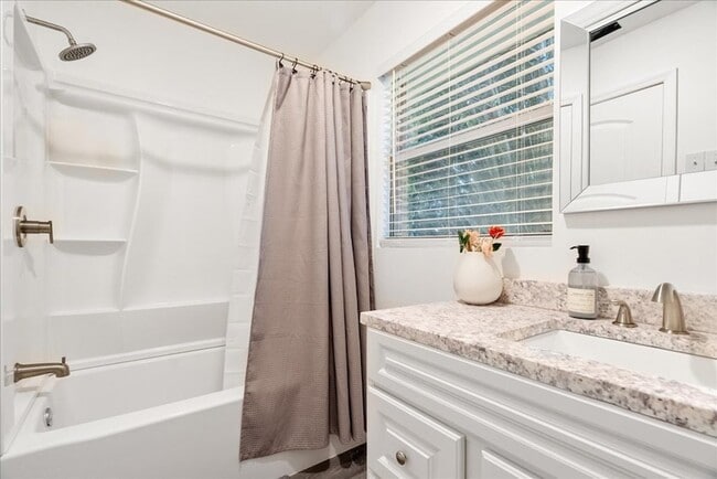 Building Photo - 3025 Cleveland Hwy