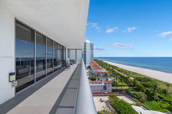 Building Photo - 5875 Collins Ave