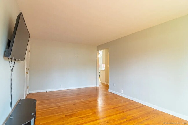 Building Photo - 405 Noank Ledyard Rd