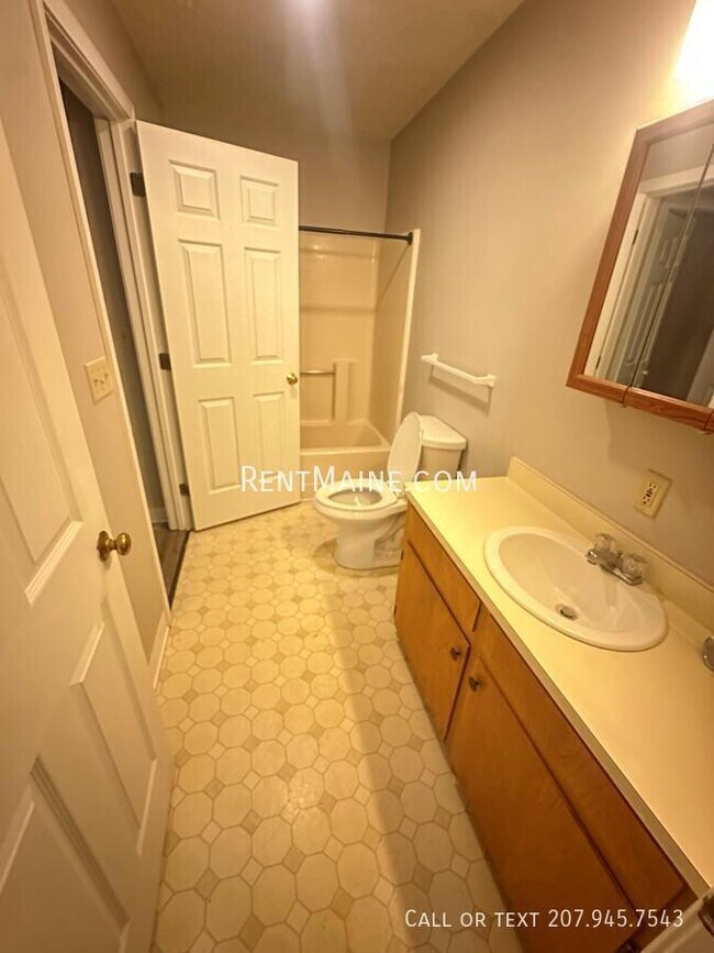 Building Photo - 46 Baker St