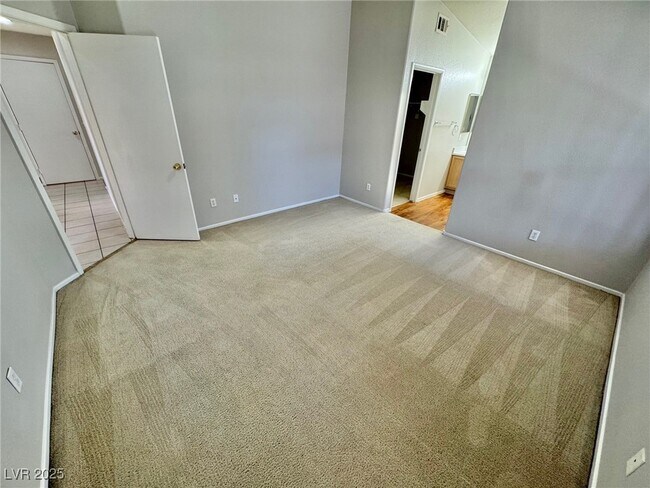 Building Photo - 5323 Estornino Ave