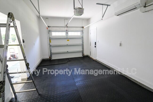 Building Photo - 1314 U.S. Rte 1