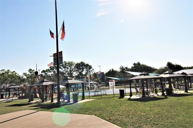 Building Photo - 155 Front St