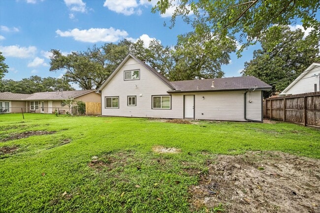 Building Photo - 4114 Hill Oak Dr