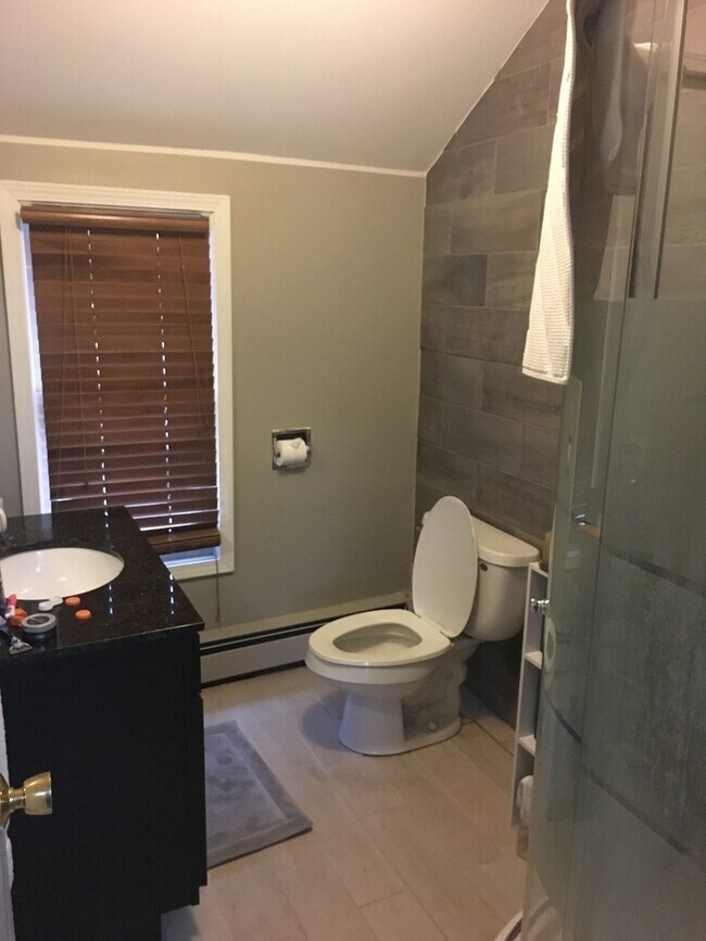 Building Photo - 327 Garfield Ave NW