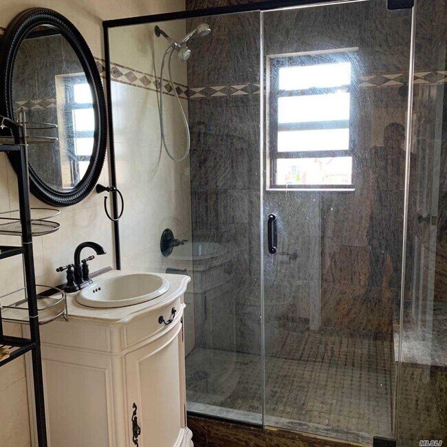 Building Photo - 141-18 Booth Memorial Ave