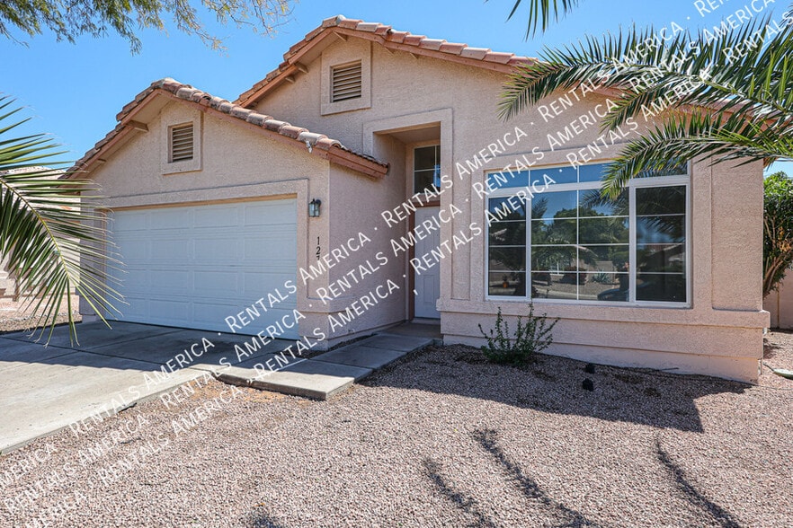 Primary Photo - 127 W Gail Dr