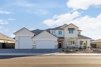 Building Photo - 6 bed / 4 bath / 3 car garage custom home in Pecan Valley