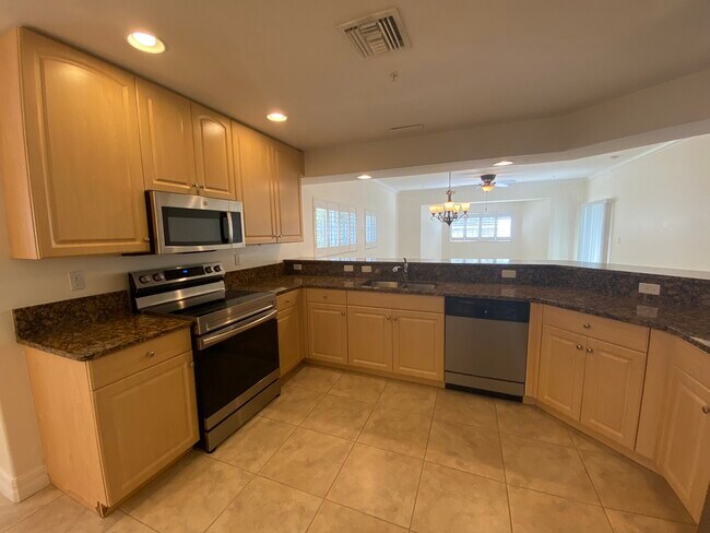 Building Photo - 12101 Santaluz Dr